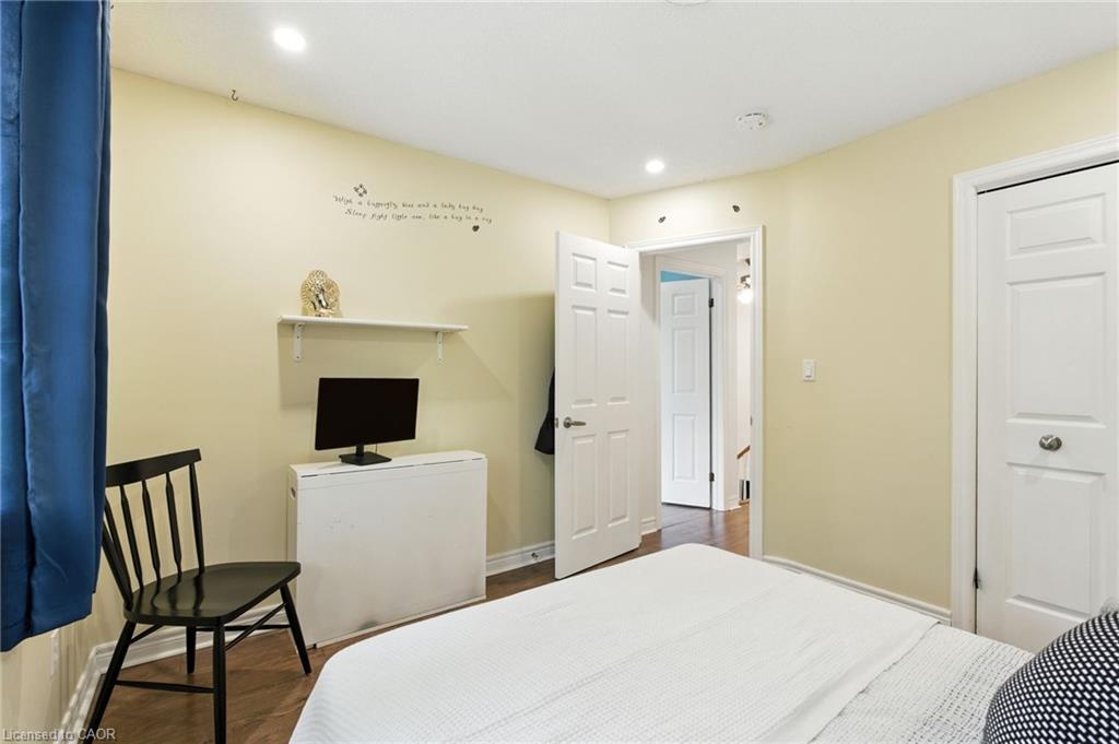 4-2252 Walkers Line, Burlington, ON - Indoor Photo Showing Bedroom