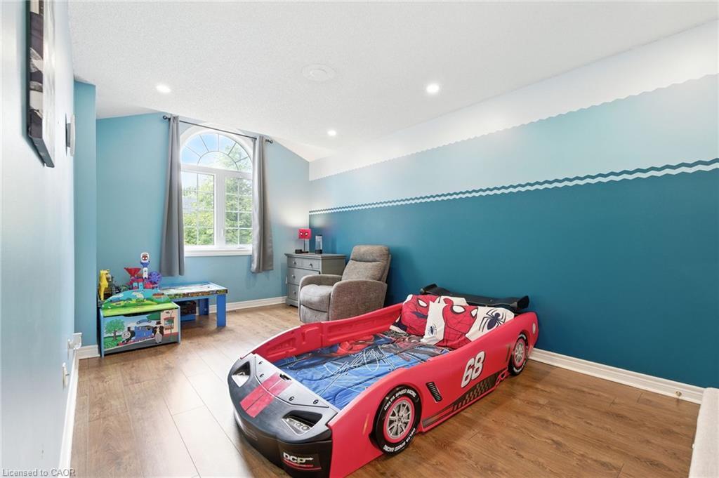 4-2252 Walkers Line, Burlington, ON - Indoor Photo Showing Bedroom