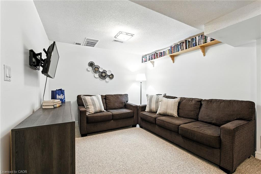 4-2252 Walkers Line, Burlington, ON - Indoor Photo Showing Living Room