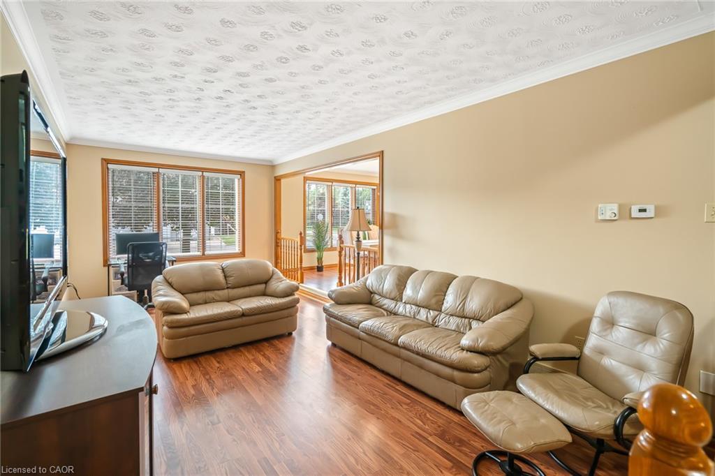 3688 Cardinal Drive, Niagara Falls, ON - Indoor Photo Showing Living Room