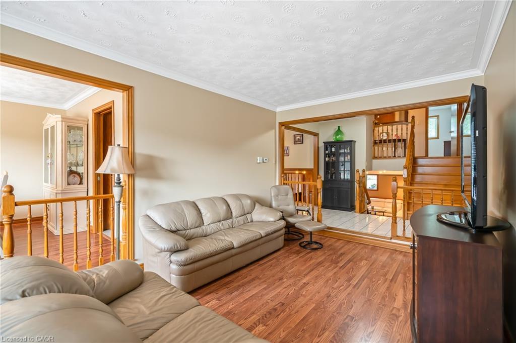 3688 Cardinal Drive, Niagara Falls, ON - Indoor Photo Showing Living Room