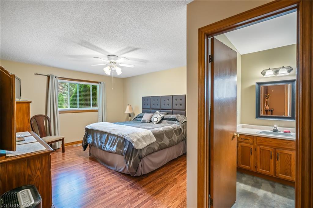 3688 Cardinal Drive, Niagara Falls, ON - Indoor Photo Showing Bedroom