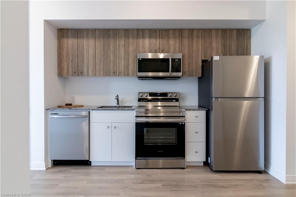 406-101 Golden Eagle Road, Waterloo, ON - Indoor Photo Showing Kitchen