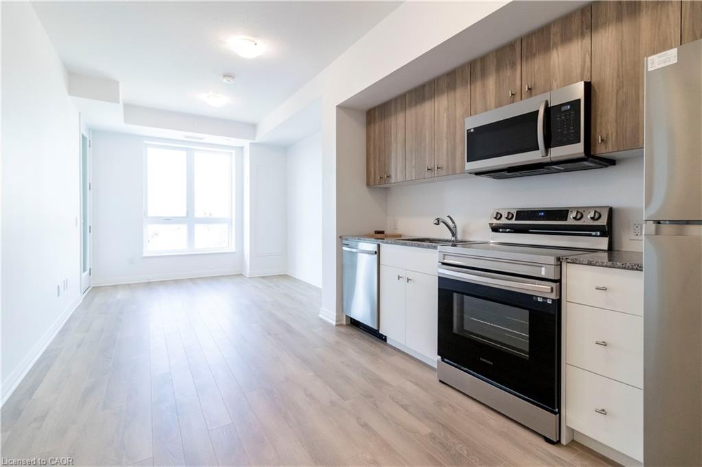 406-101 Golden Eagle Road, Waterloo, ON - Indoor Photo Showing Kitchen