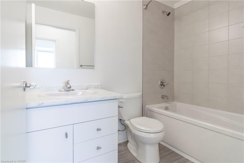 406-101 Golden Eagle Road, Waterloo, ON - Indoor Photo Showing Bathroom