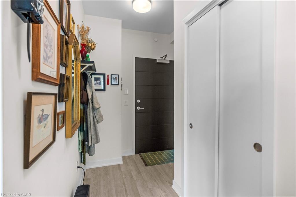 415-212 King William Street E, Hamilton, ON - Indoor Photo Showing Other Room
