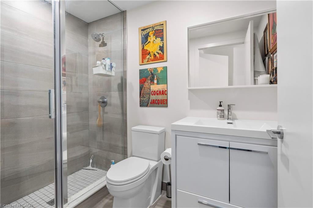 415-212 King William Street E, Hamilton, ON - Indoor Photo Showing Bathroom