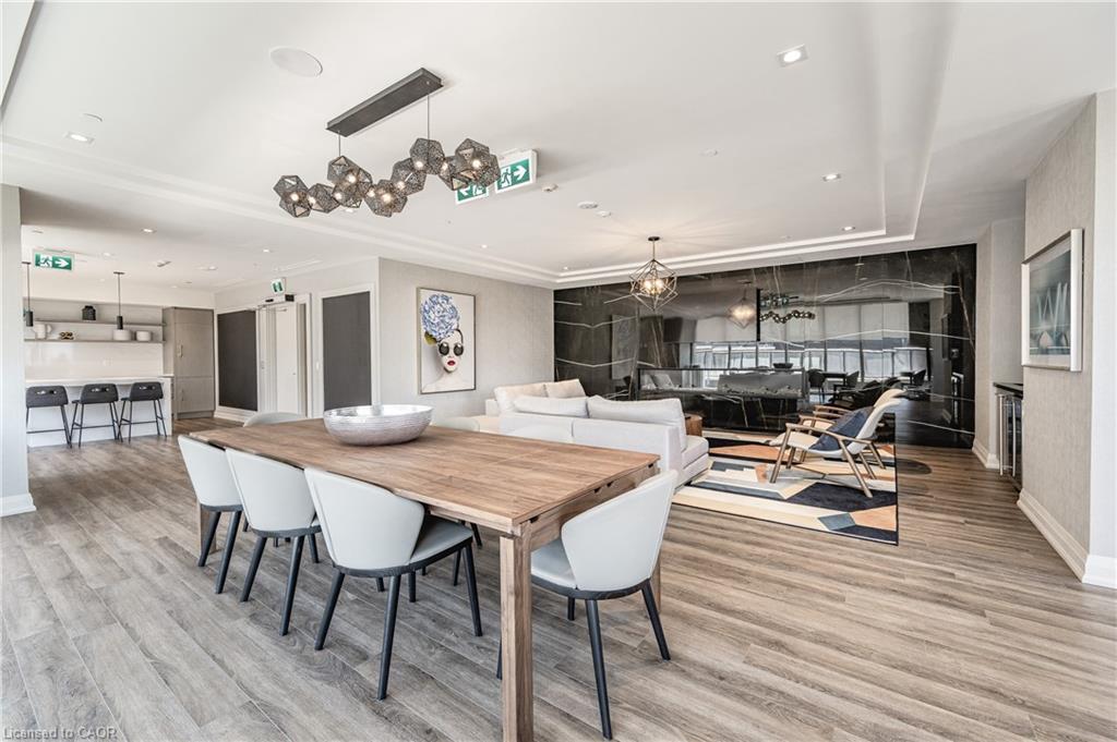 415-212 King William Street E, Hamilton, ON - Indoor Photo Showing Dining Room