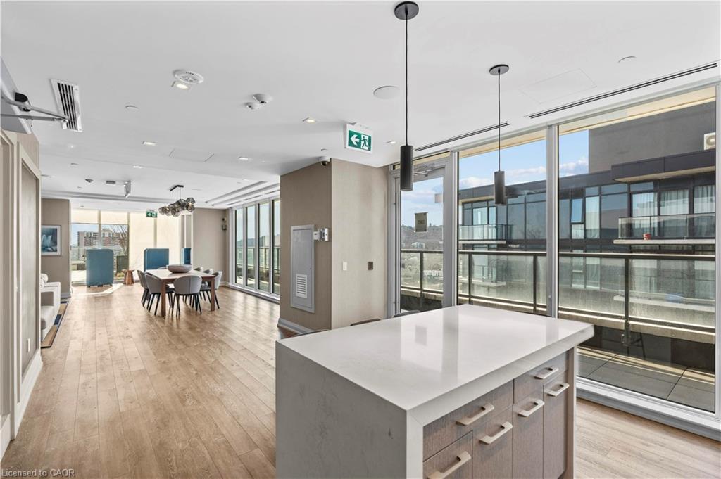 415-212 King William Street E, Hamilton, ON - Indoor