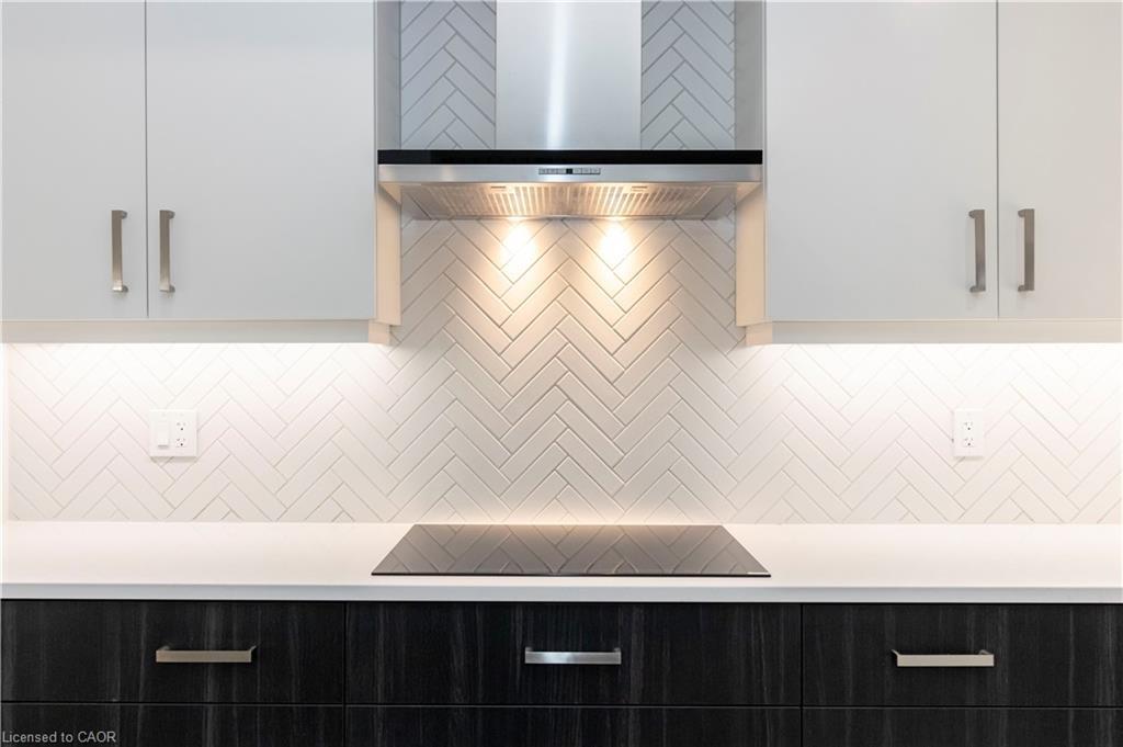 102-5 Wellington Street S, Kitchener, ON - Indoor