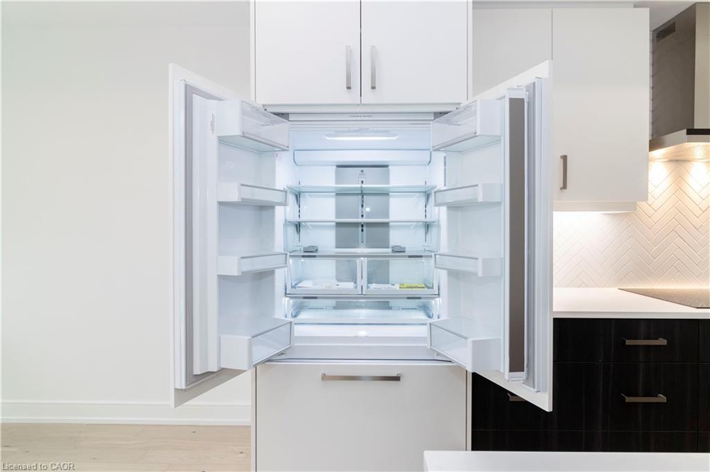 102-5 Wellington Street S, Kitchener, ON - Indoor Photo Showing Other Room