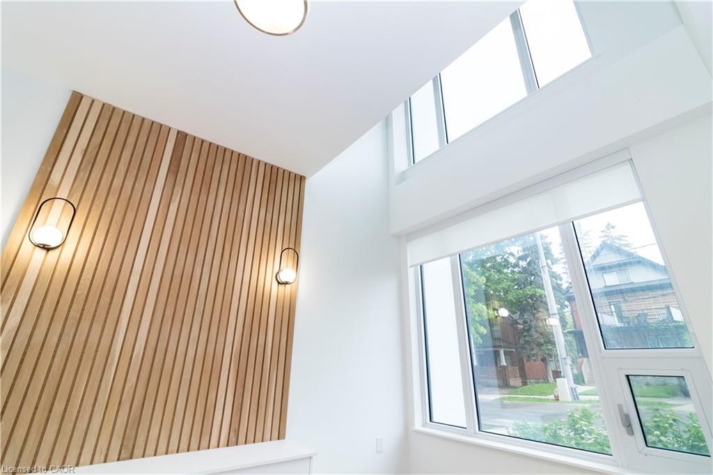 102-5 Wellington Street S, Kitchener, ON - Indoor Photo Showing Other Room