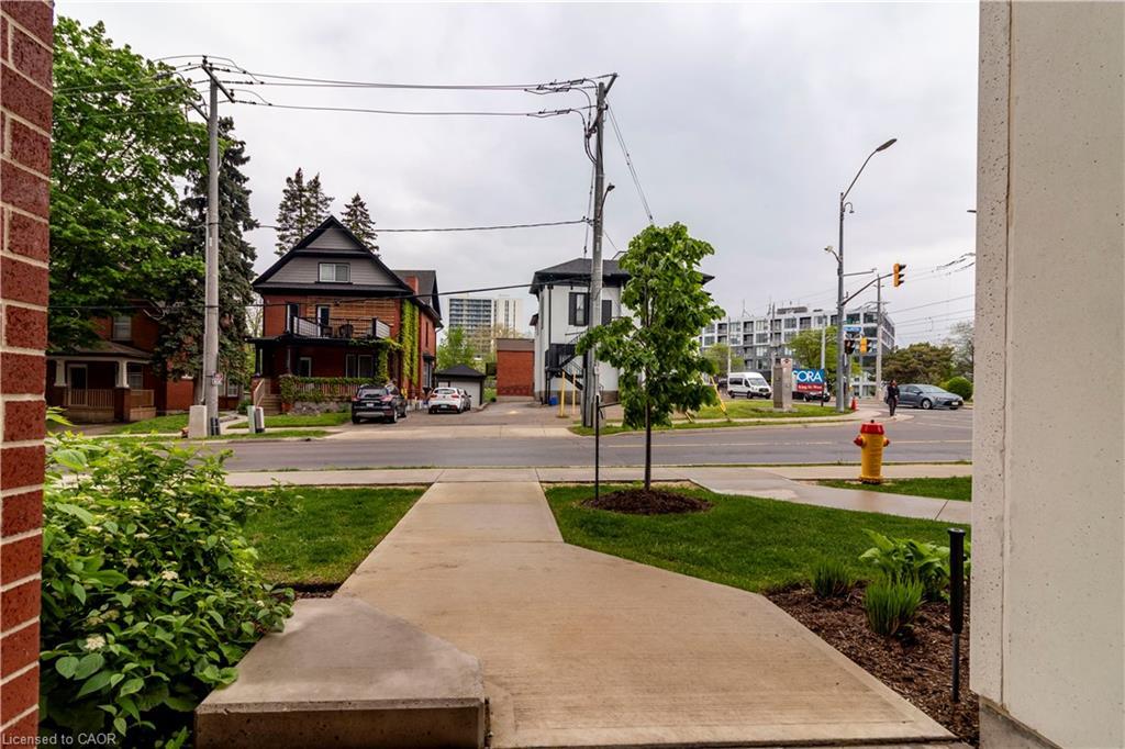 102-5 Wellington Street S, Kitchener, ON - Outdoor