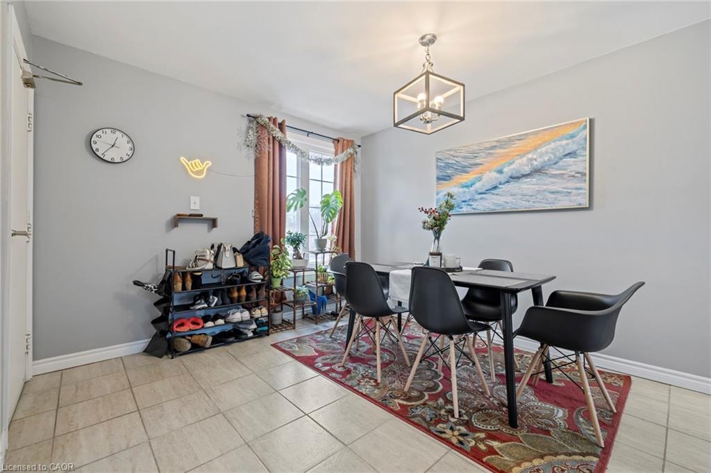 107 Horning Drive, Hamilton, ON - Indoor Photo Showing Dining Room