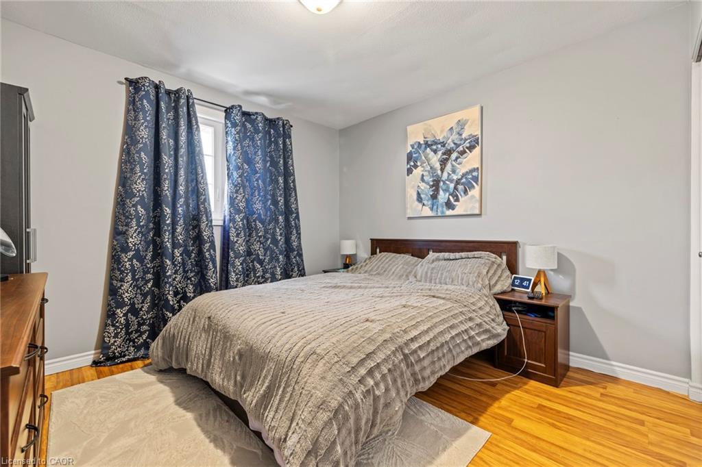 107 Horning Drive, Hamilton, ON - Indoor Photo Showing Bedroom