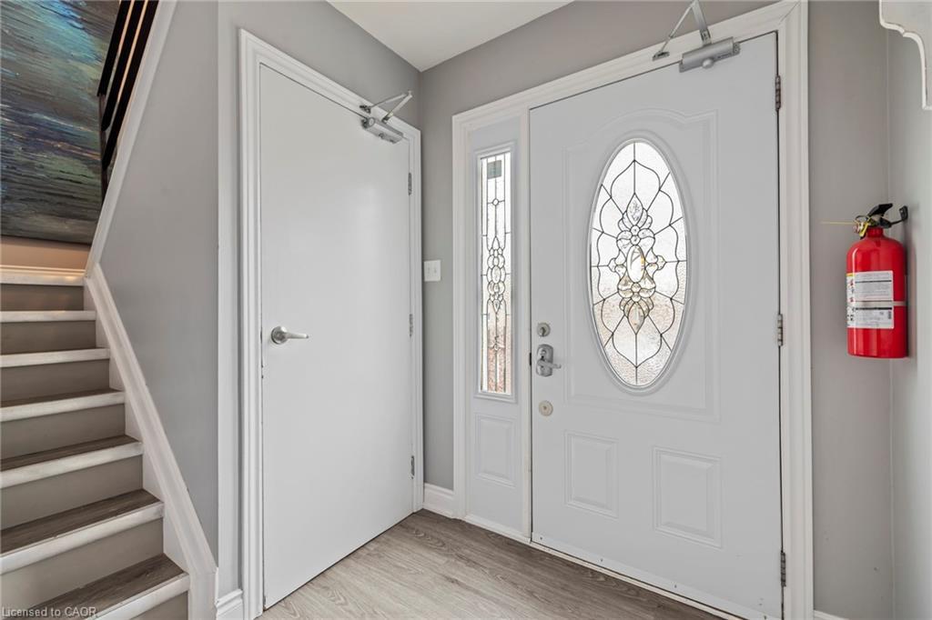 107 Horning Drive, Hamilton, ON - Indoor Photo Showing Other Room