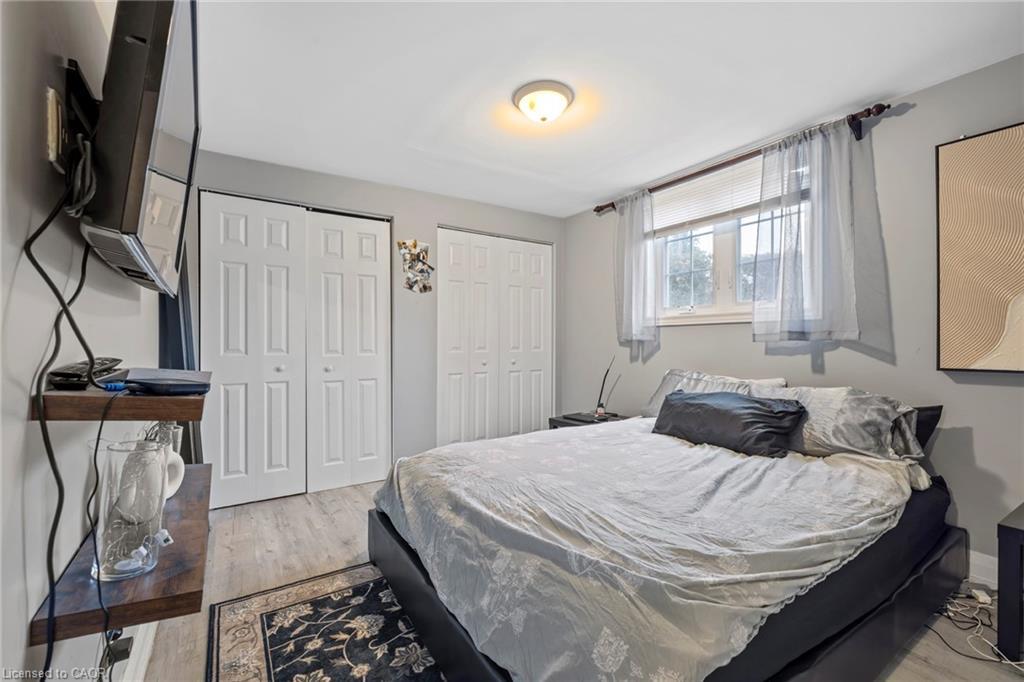 107 Horning Drive, Hamilton, ON - Indoor Photo Showing Bedroom