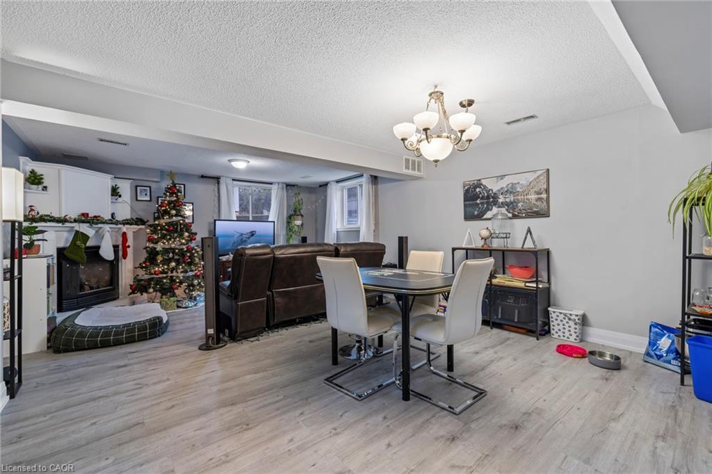 107 Horning Drive, Hamilton, ON - Indoor Photo Showing Dining Room