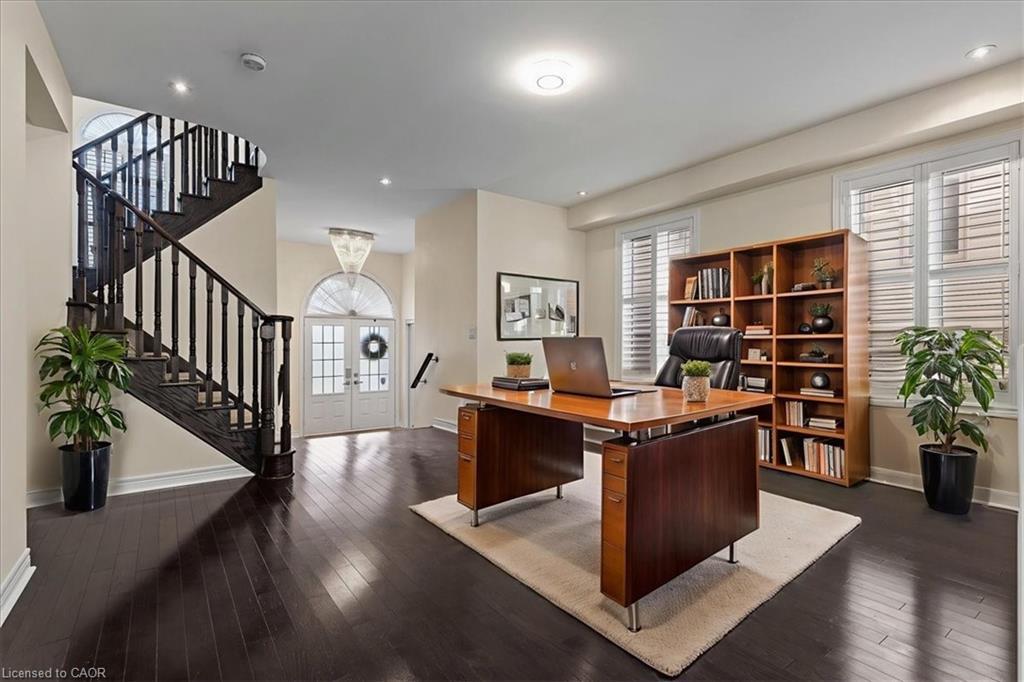 425 Rideau River Street, Waterloo, ON - Indoor