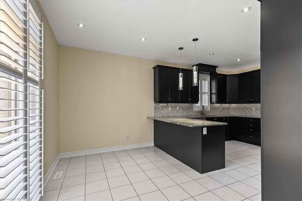 425 Rideau River Street, Waterloo, ON - Indoor Photo Showing Kitchen