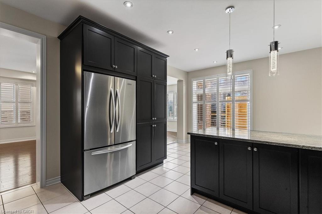 425 Rideau River Street, Waterloo, ON - Indoor Photo Showing Kitchen