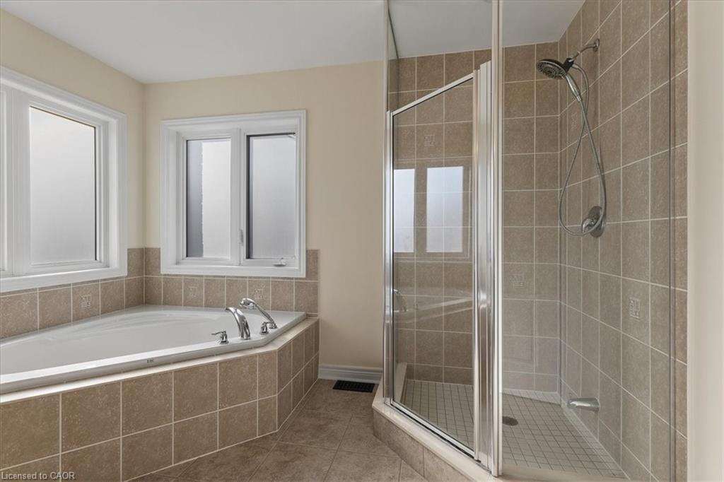 425 Rideau River Street, Waterloo, ON - Indoor Photo Showing Bathroom