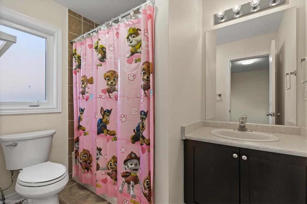 425 Rideau River Street, Waterloo, ON - Indoor Photo Showing Bathroom