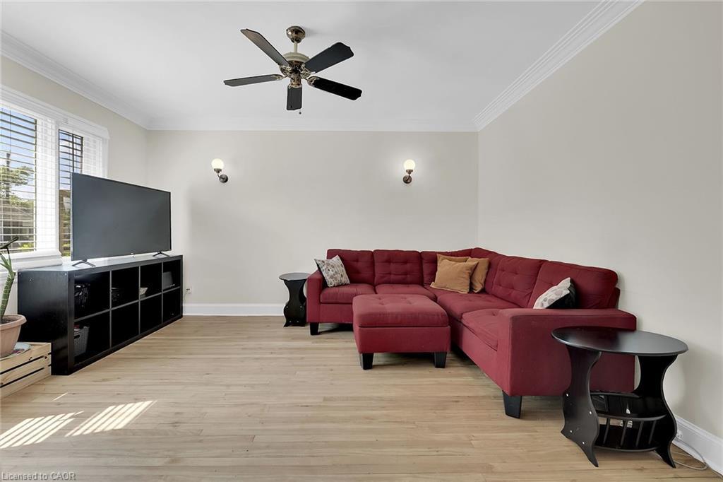 70 Concord Avenue, St. Catharines, ON - Indoor