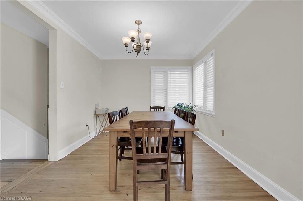 70 Concord Avenue, St. Catharines, ON - Indoor Photo Showing Dining Room