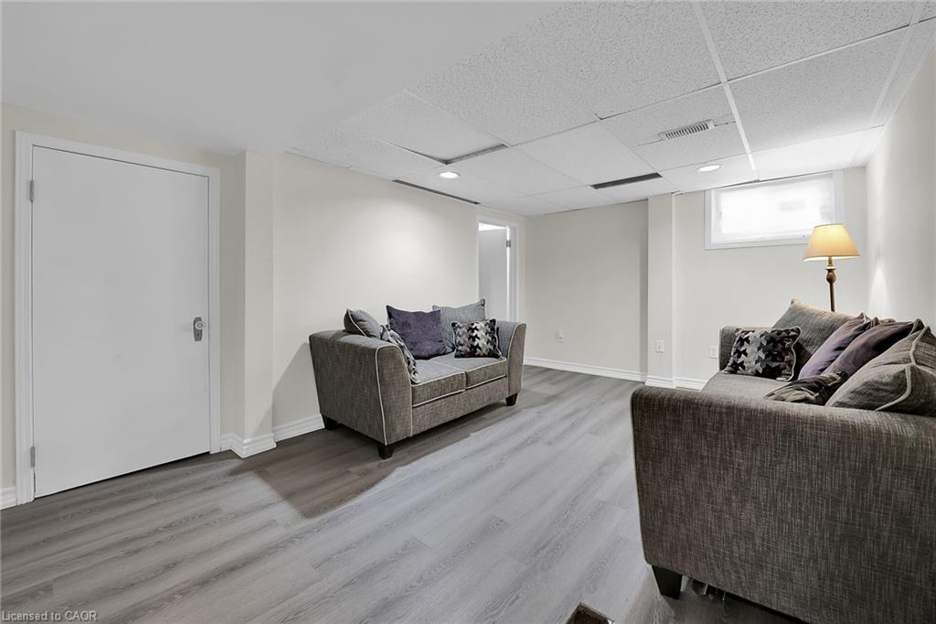 70 Concord Avenue, St. Catharines, ON - Indoor