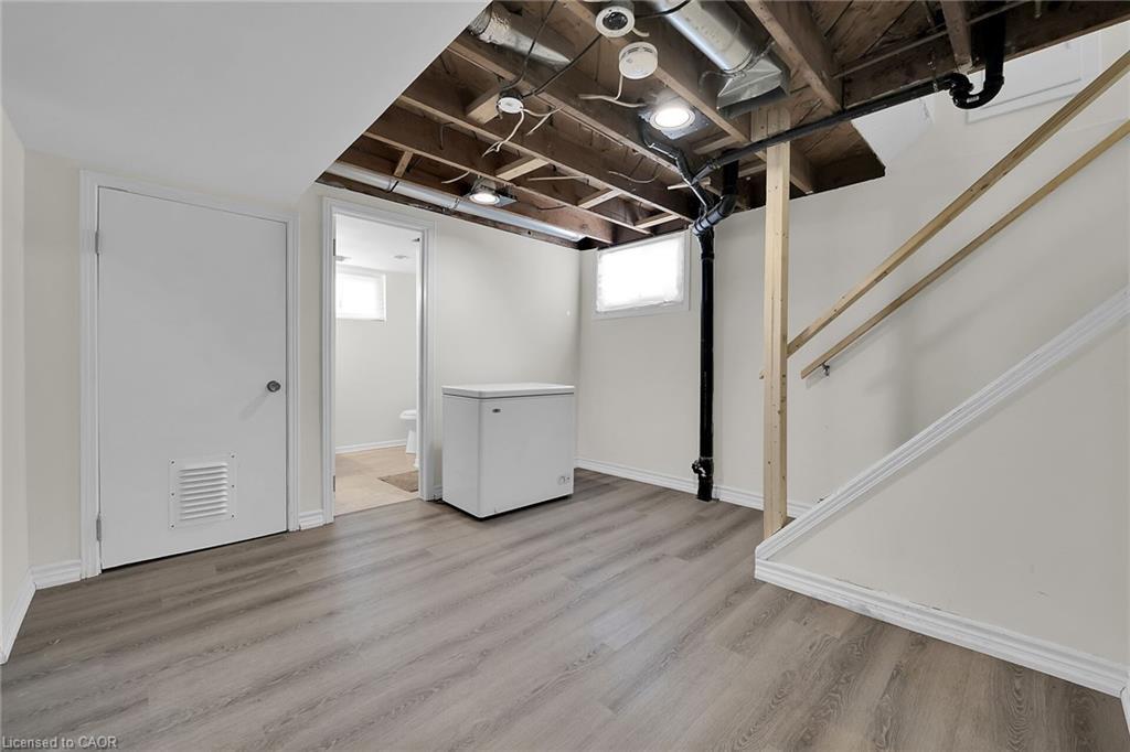 70 Concord Avenue, St. Catharines, ON - Indoor Photo Showing Other Room