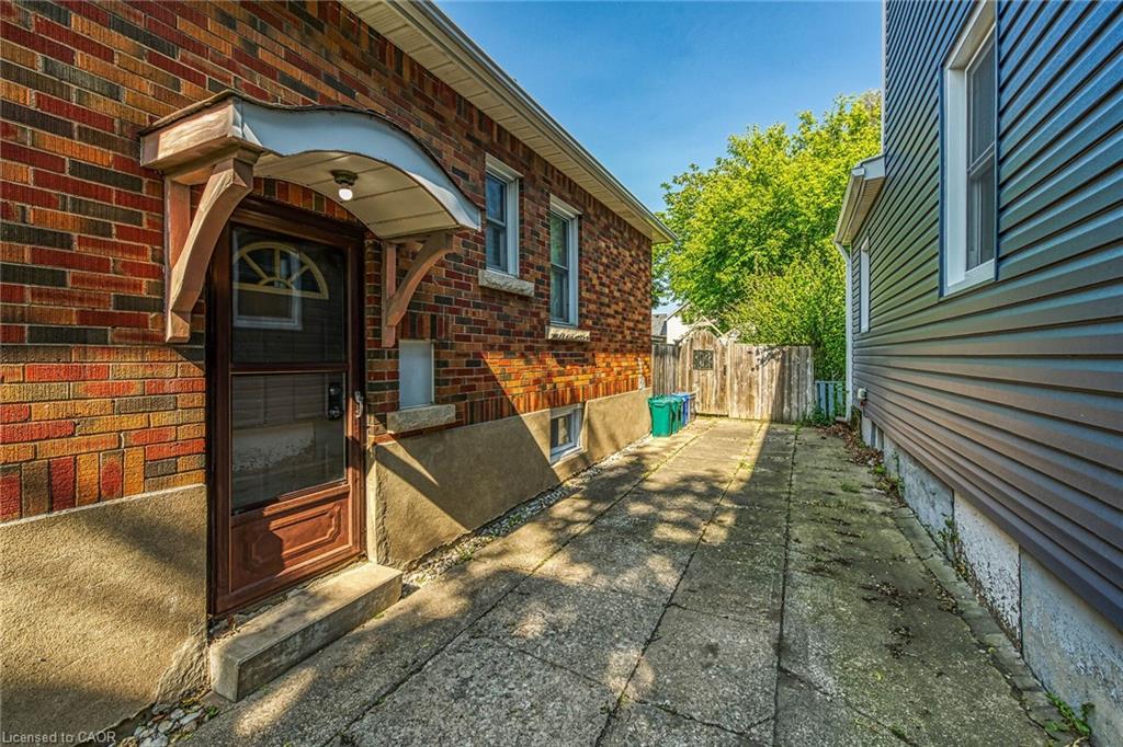 70 Concord Avenue, St. Catharines, ON - Outdoor