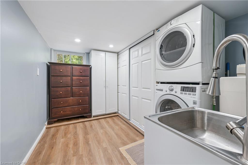 310 Kitchener Road, Cambridge, ON - Indoor Photo Showing Laundry Room