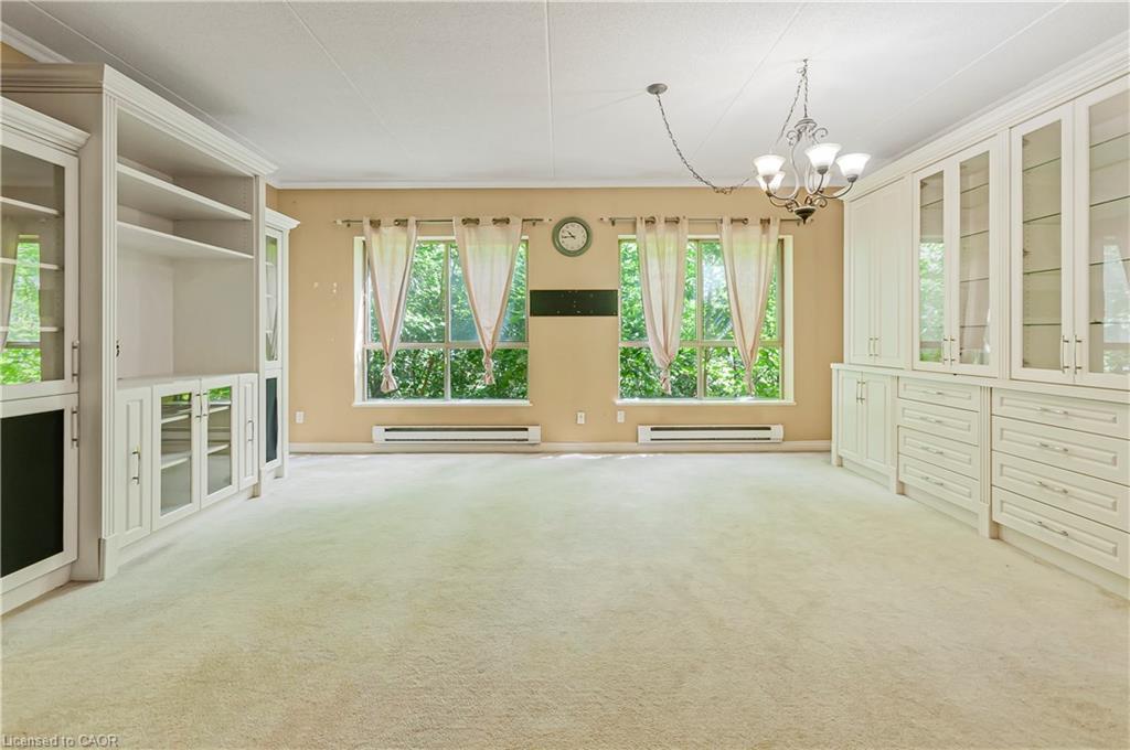 106-249 Major Mackenzie Drive E, Richmond Hill, ON - Indoor