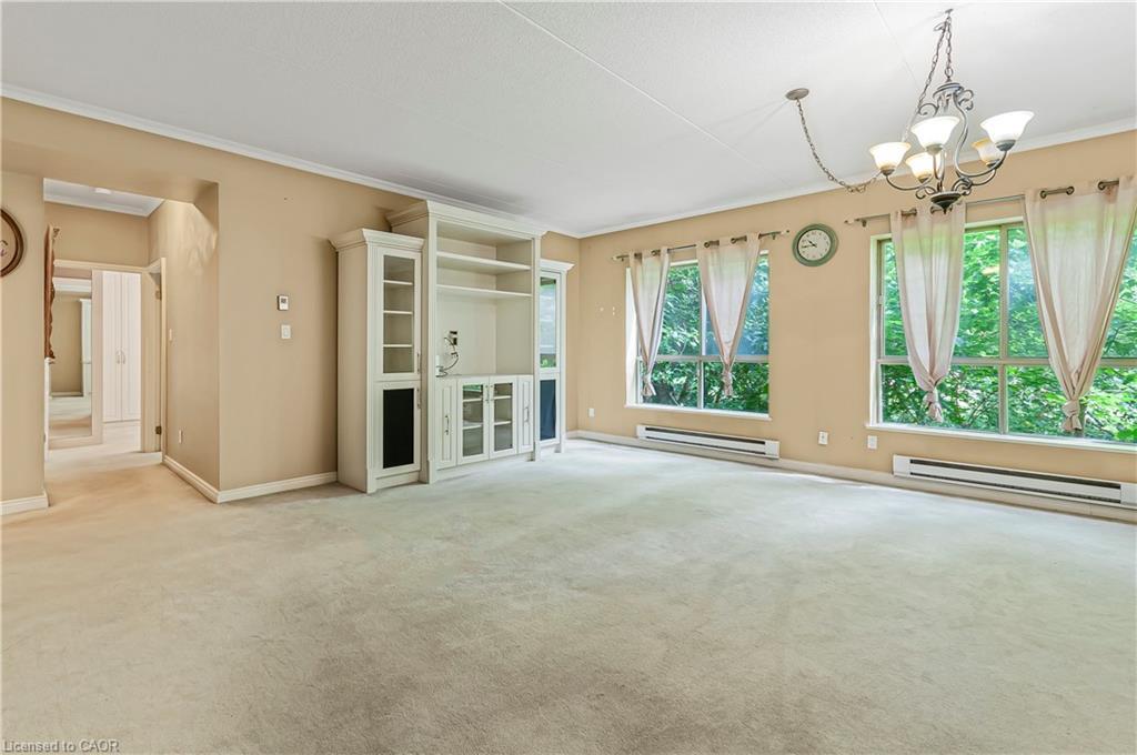 106-249 Major Mackenzie Drive E, Richmond Hill, ON - Indoor