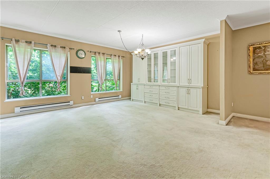 106-249 Major Mackenzie Drive E, Richmond Hill, ON - Indoor