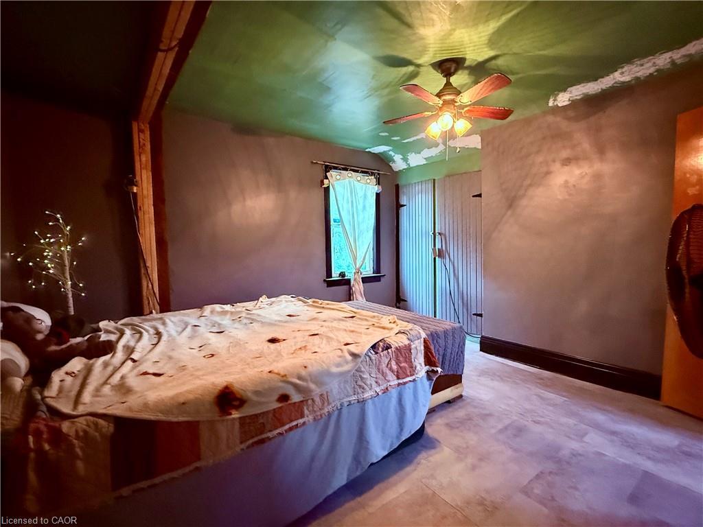 33 Cozy Street, Welland, ON - Indoor Photo Showing Bedroom