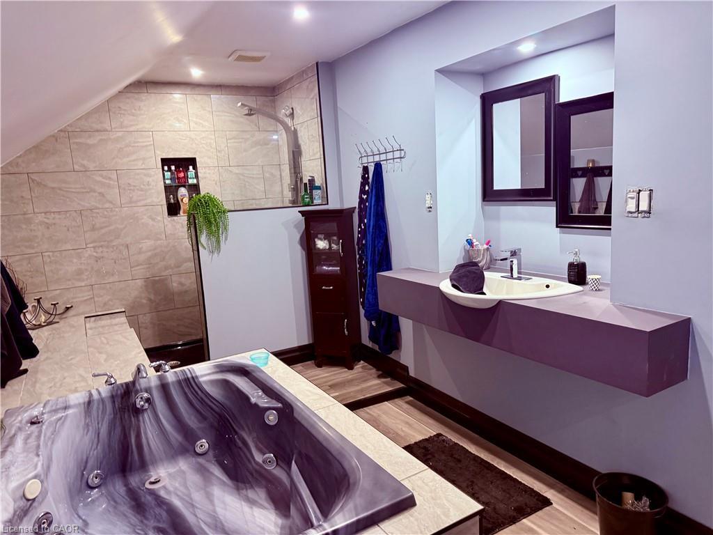 33 Cozy Street, Welland, ON - Indoor