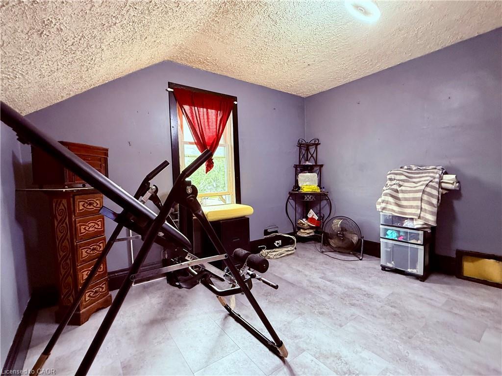 33 Cozy Street, Welland, ON - Indoor