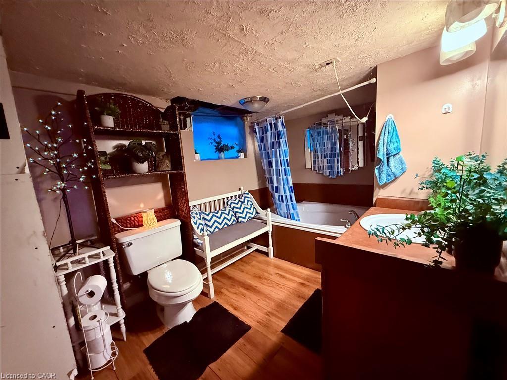 33 Cozy Street, Welland, ON - Indoor Photo Showing Other Room