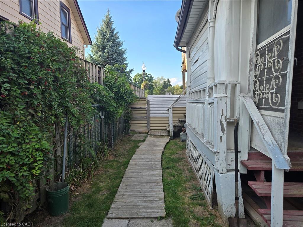 13 Talbot Street E, Cayuga, ON - Outdoor