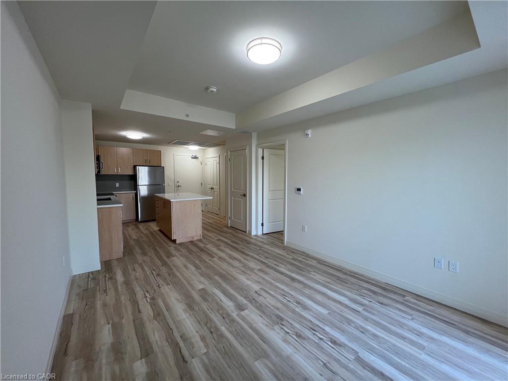 412-301 Westmount Road W, Kitchener, ON - Indoor Photo Showing Other Room