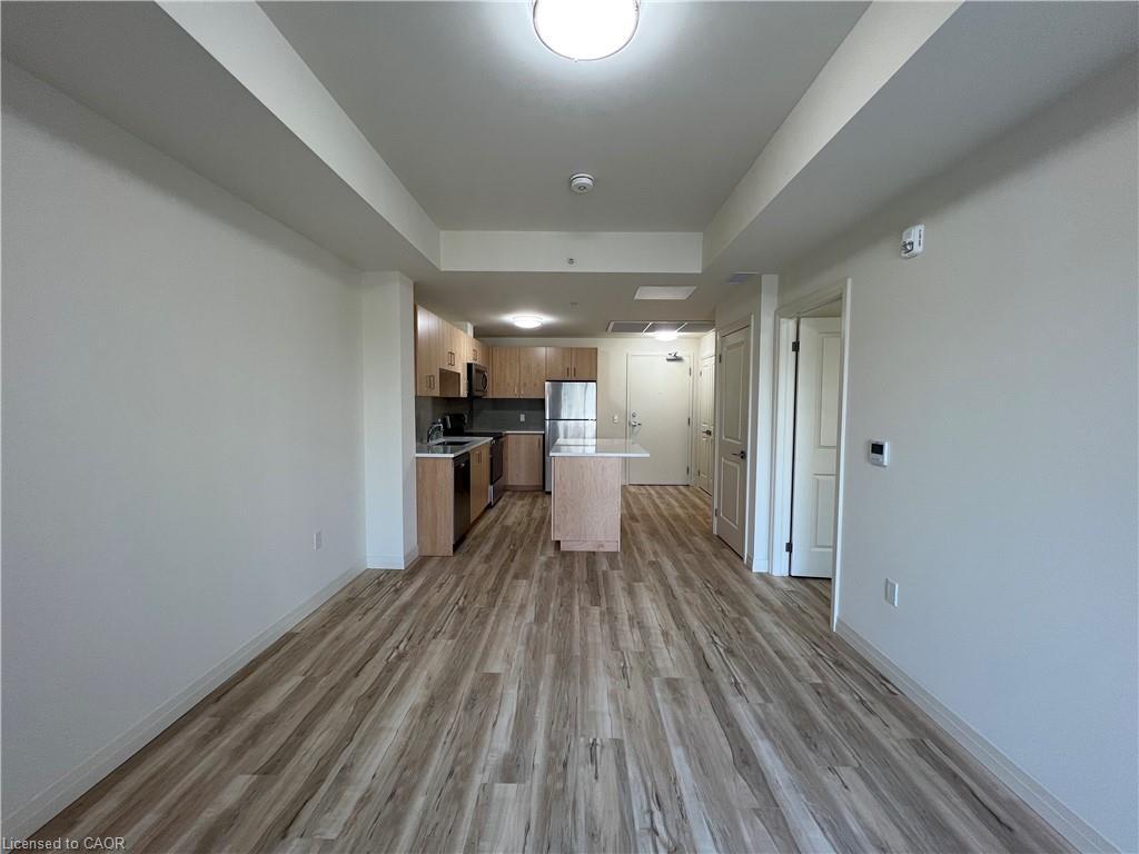 412-301 Westmount Road W, Kitchener, ON - Indoor