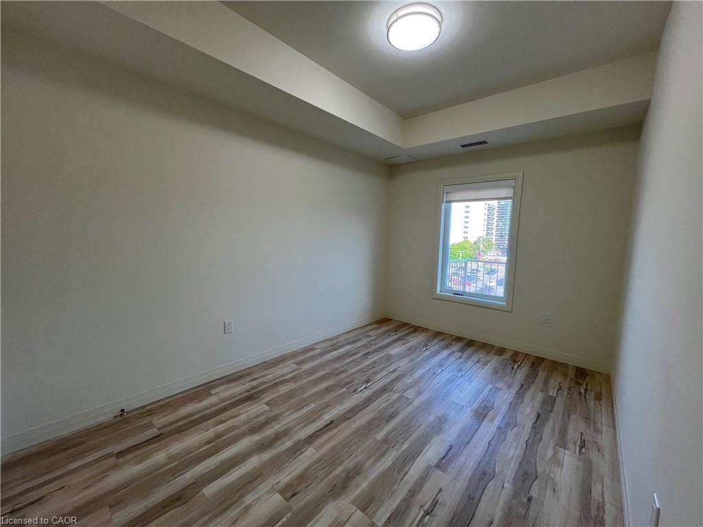 412-301 Westmount Road W, Kitchener, ON - Indoor Photo Showing Other Room