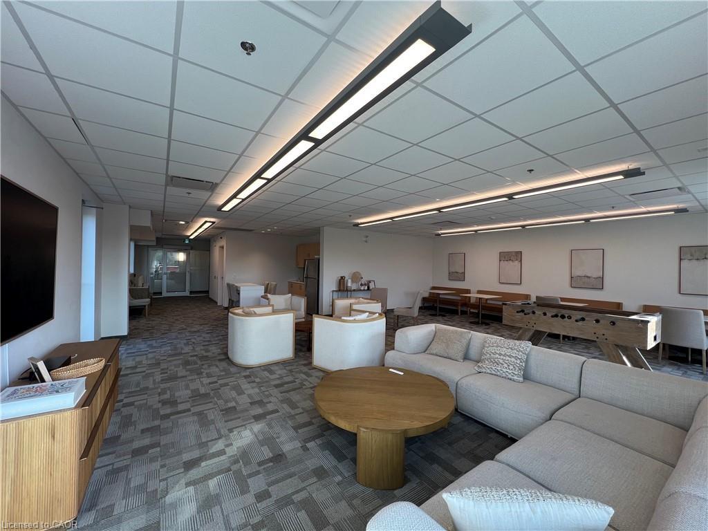 412-301 Westmount Road W, Kitchener, ON - Indoor