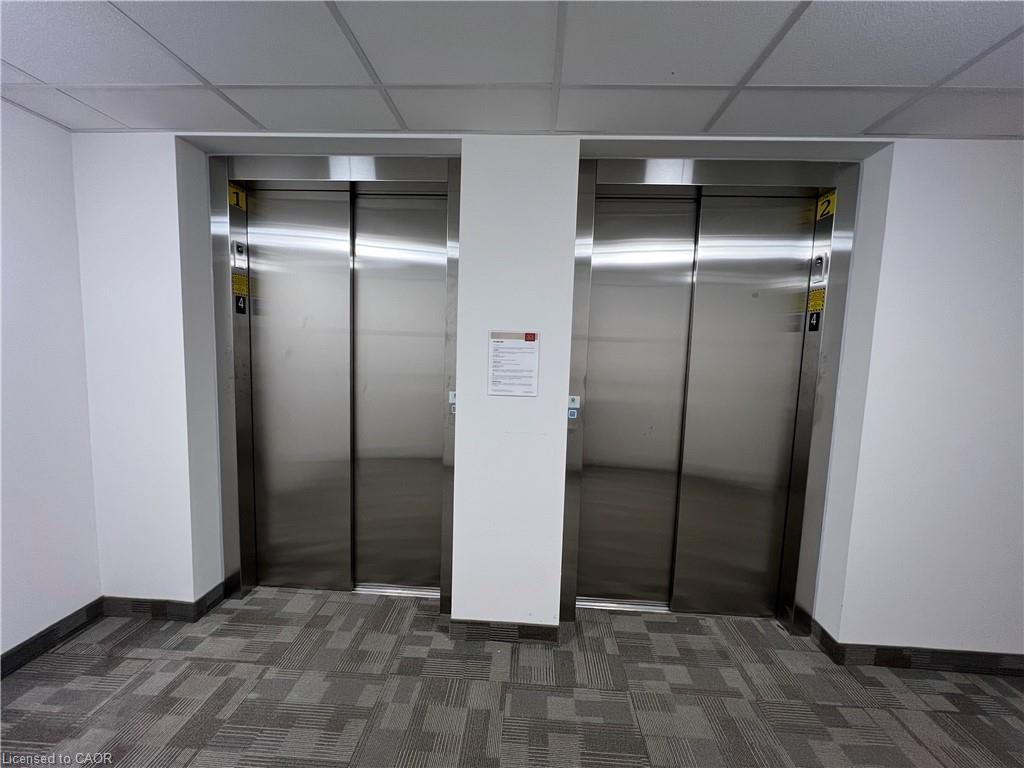 412-301 Westmount Road W, Kitchener, ON - Indoor