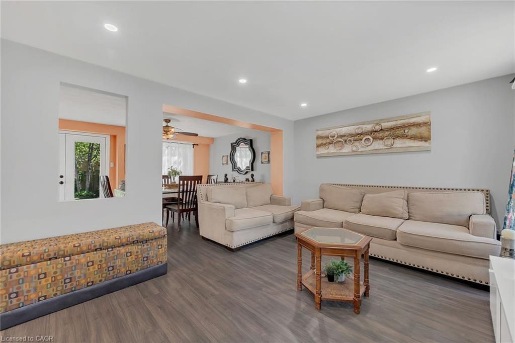 603 Preston Parkway, Cambridge, ON - Indoor Photo Showing Living Room