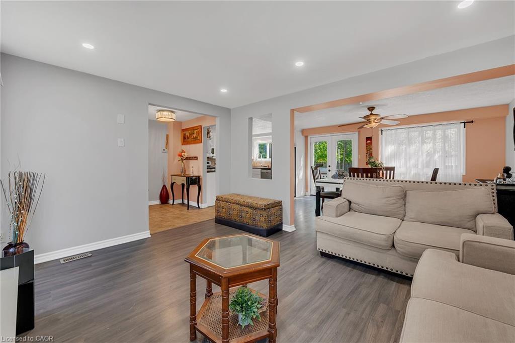 603 Preston Parkway, Cambridge, ON - Indoor Photo Showing Living Room