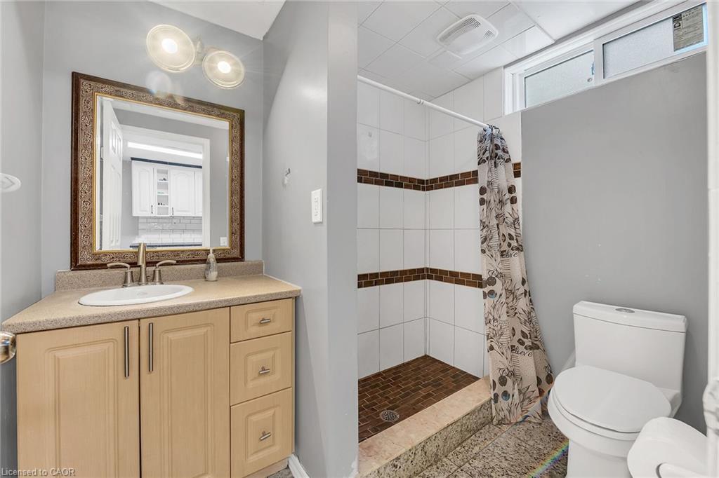 603 Preston Parkway, Cambridge, ON - Indoor Photo Showing Bathroom