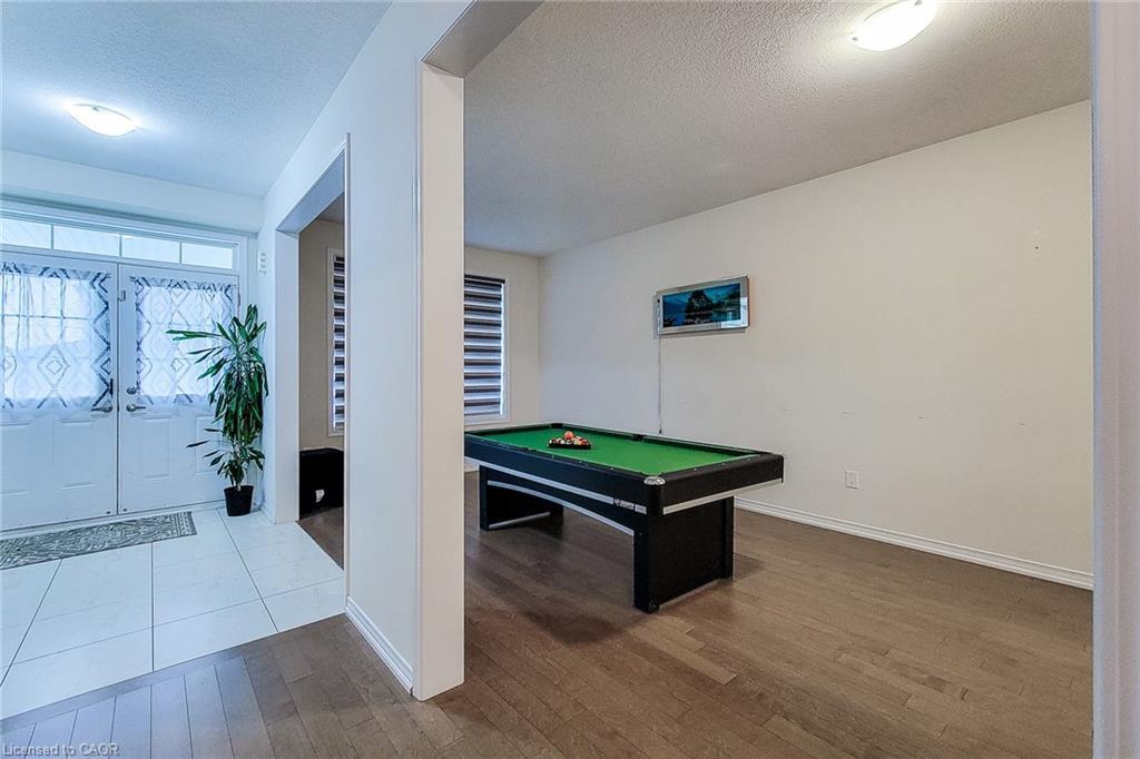 11 Seanesy Drive, Thorold, ON - Indoor Photo Showing Other Room